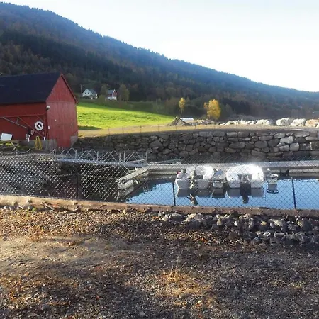 Vagstranda Hjelvik Ii * Reistad (More og Romsdal)